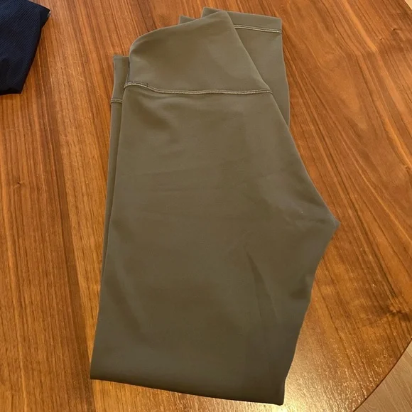 Lululemon Wunder under SmoothCover High Rise Tight 25" - Picture 4 of 4